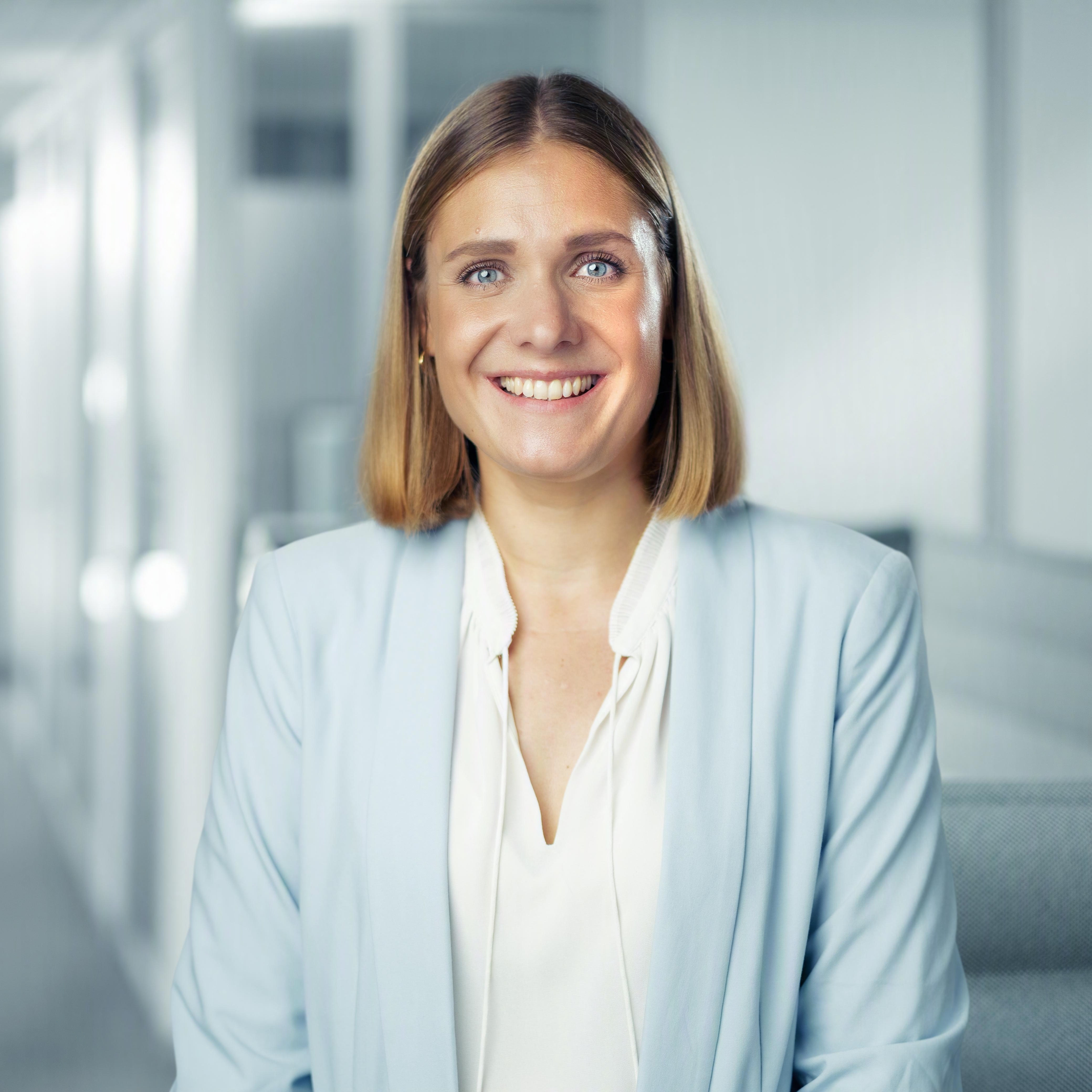 Dr. Esther Schwich