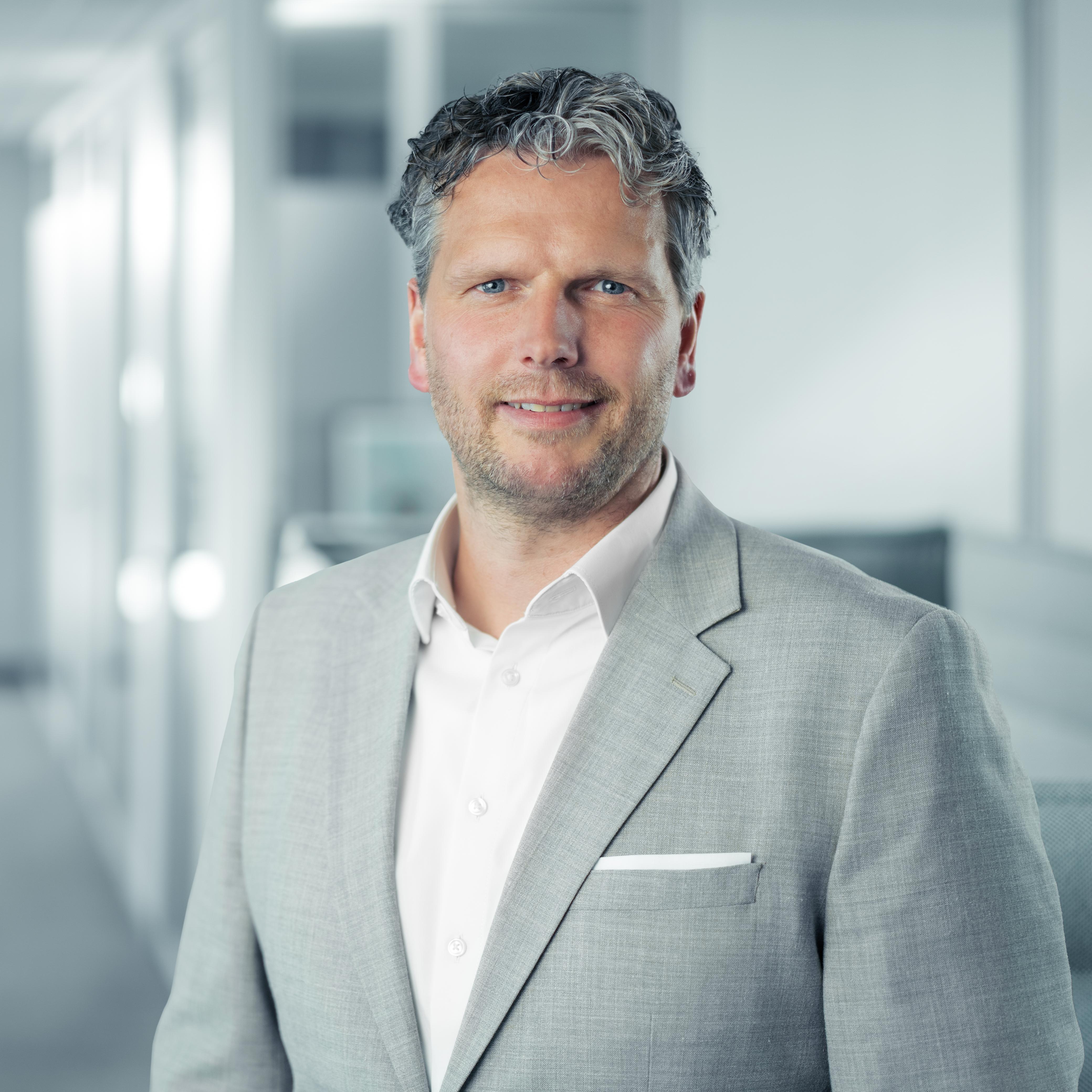 Dr. Christoph Buss