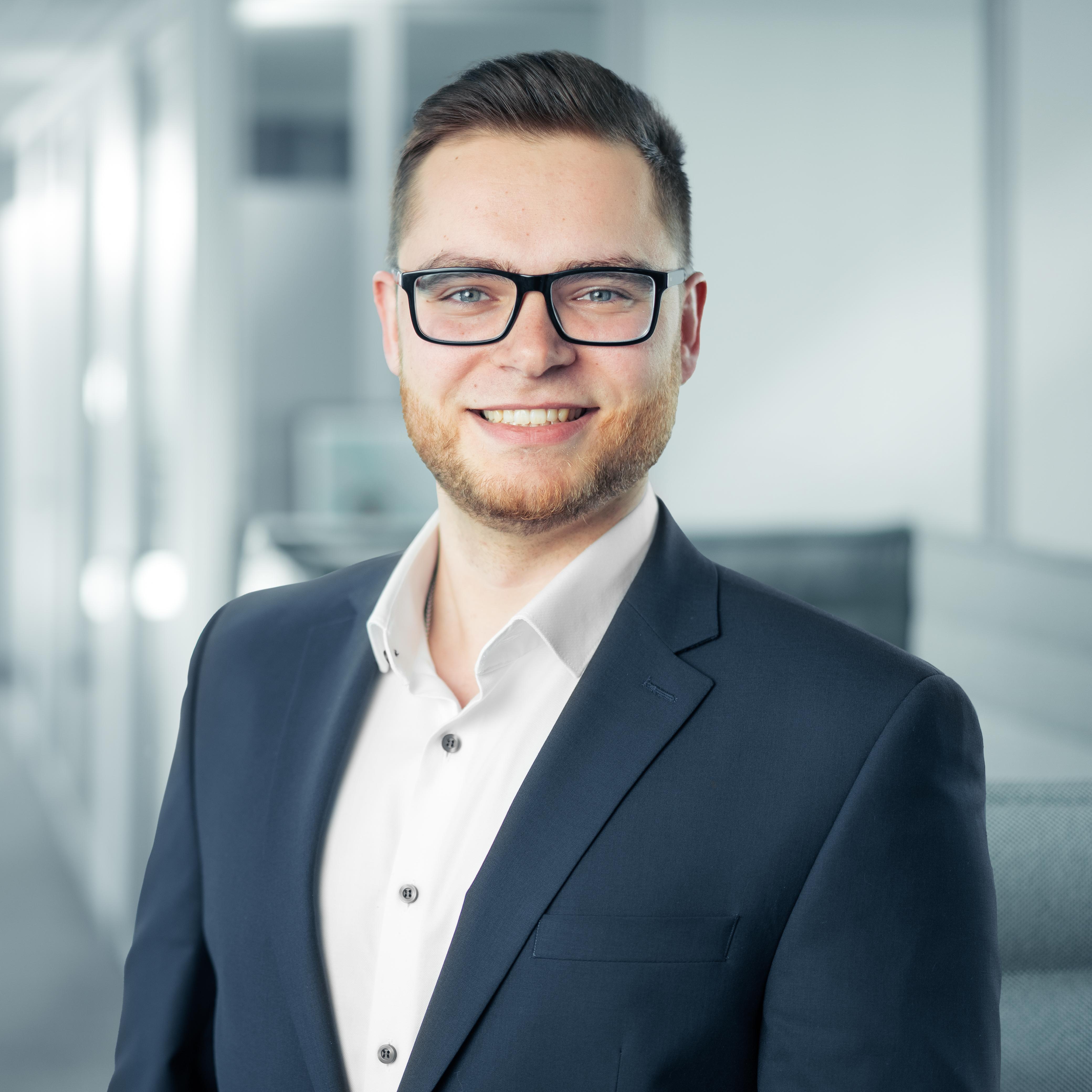 Dr. Phillip Galonska