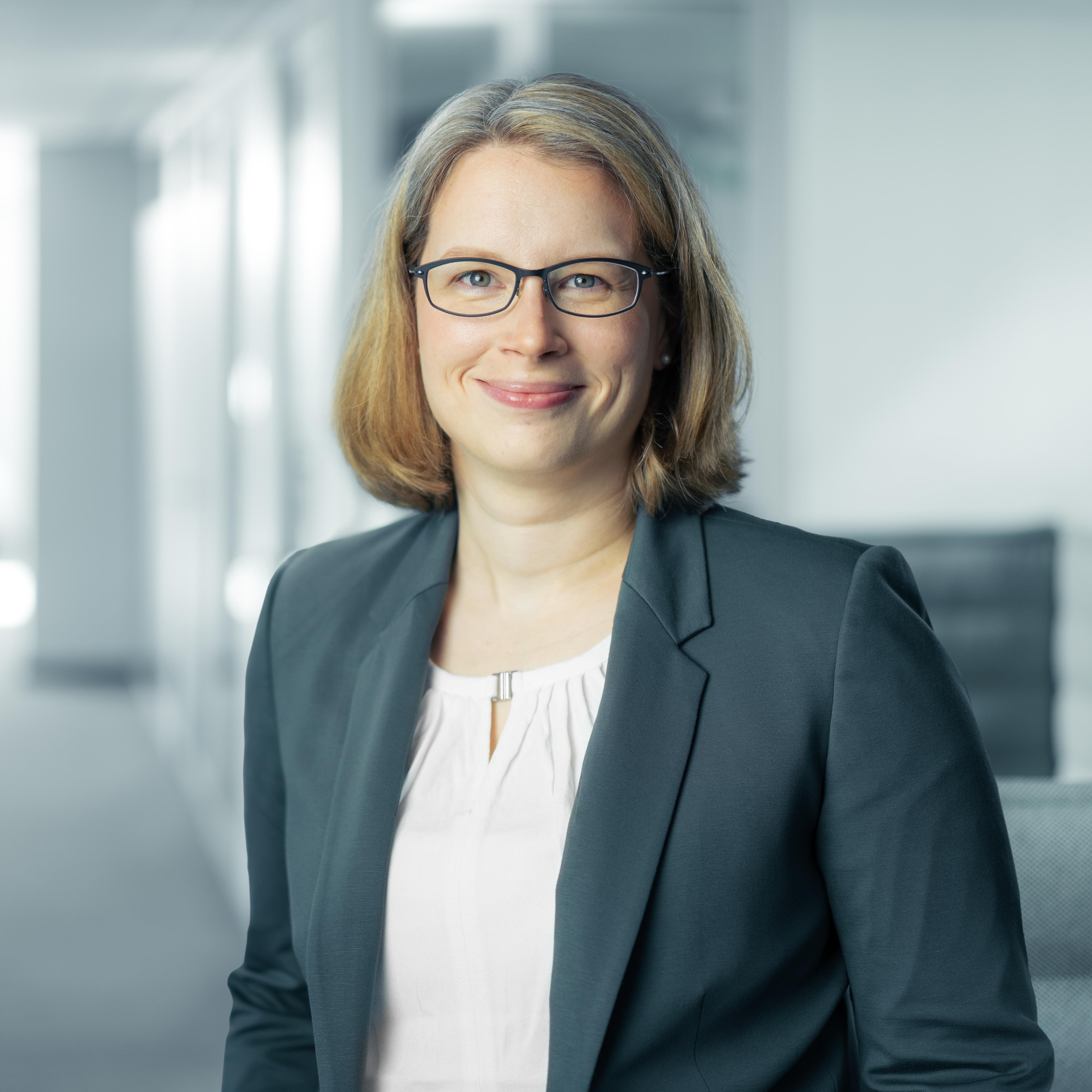 Dr. Jasmine Beermann