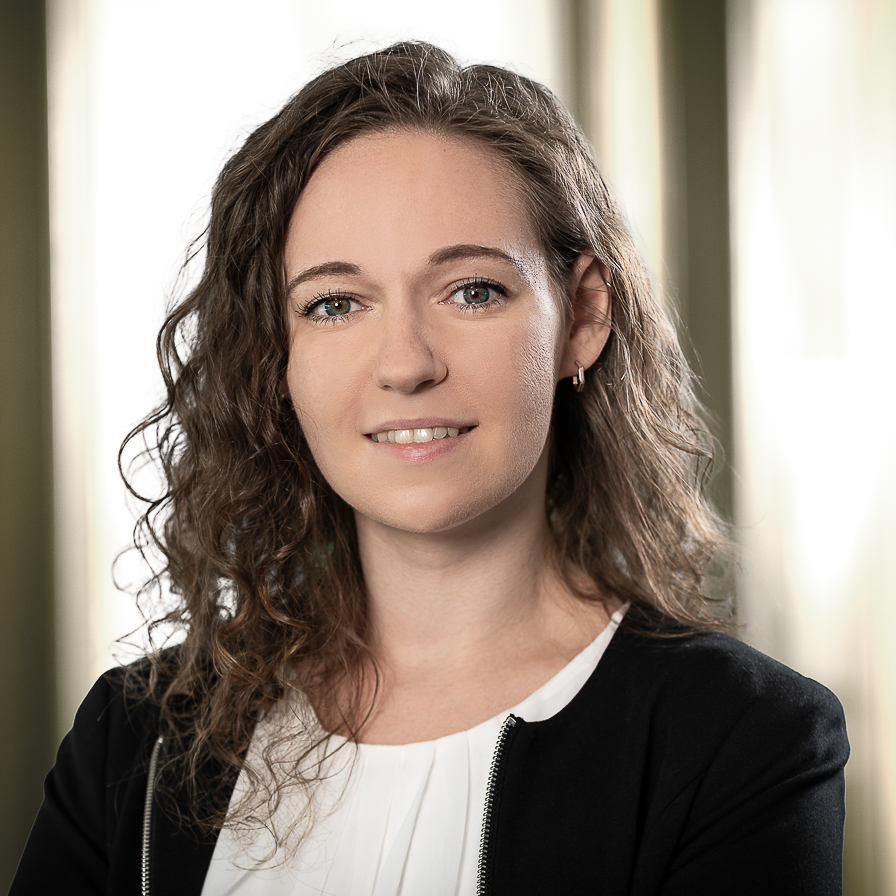 Erika Petri, Associate