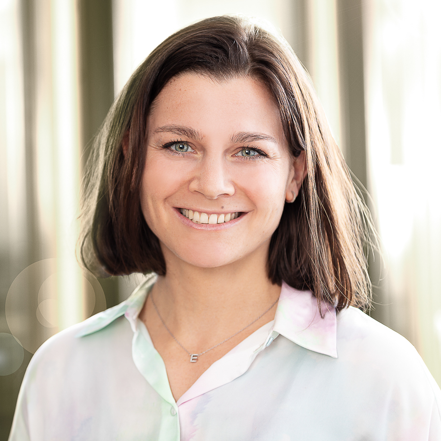 Eva Janzen, Expert