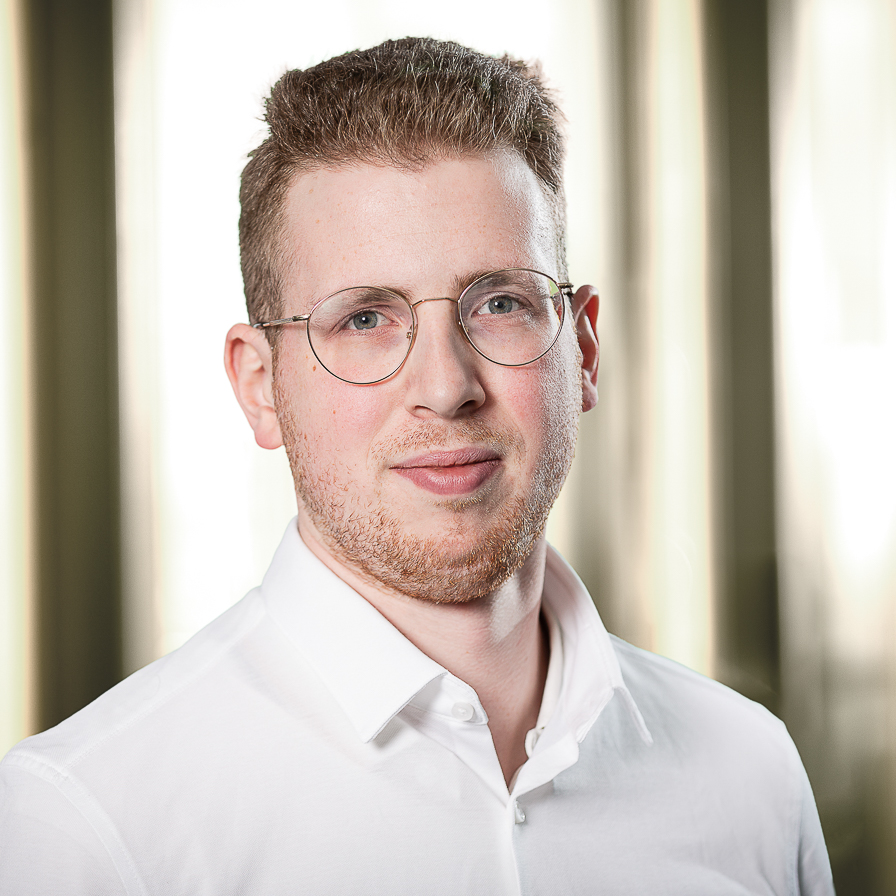 Leon Specht, Associate