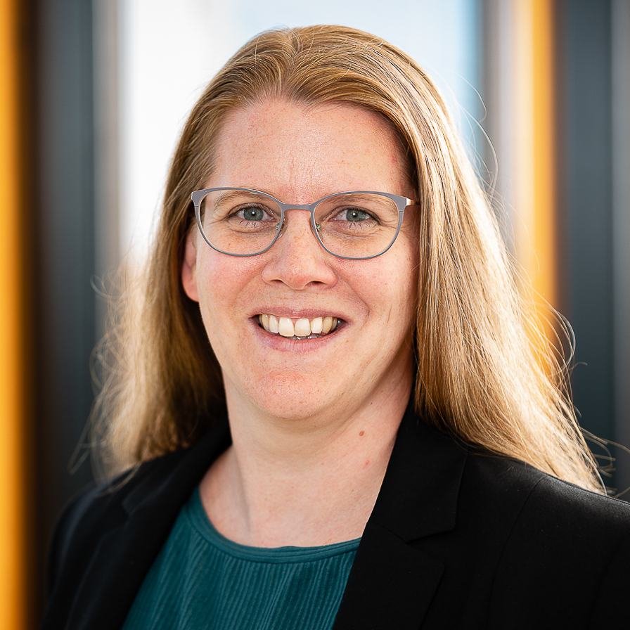 Nena Christiansen-Platz, Associate