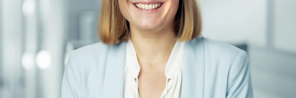 Dr. Esther Schwich